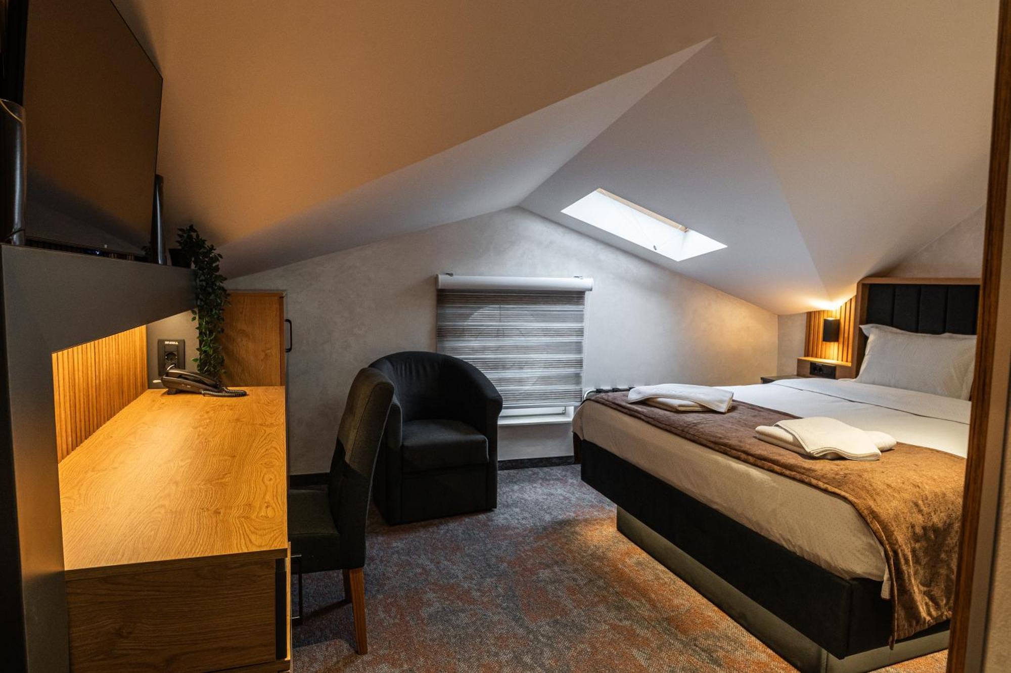 Hotel Astral Šabac Oda fotoğraf