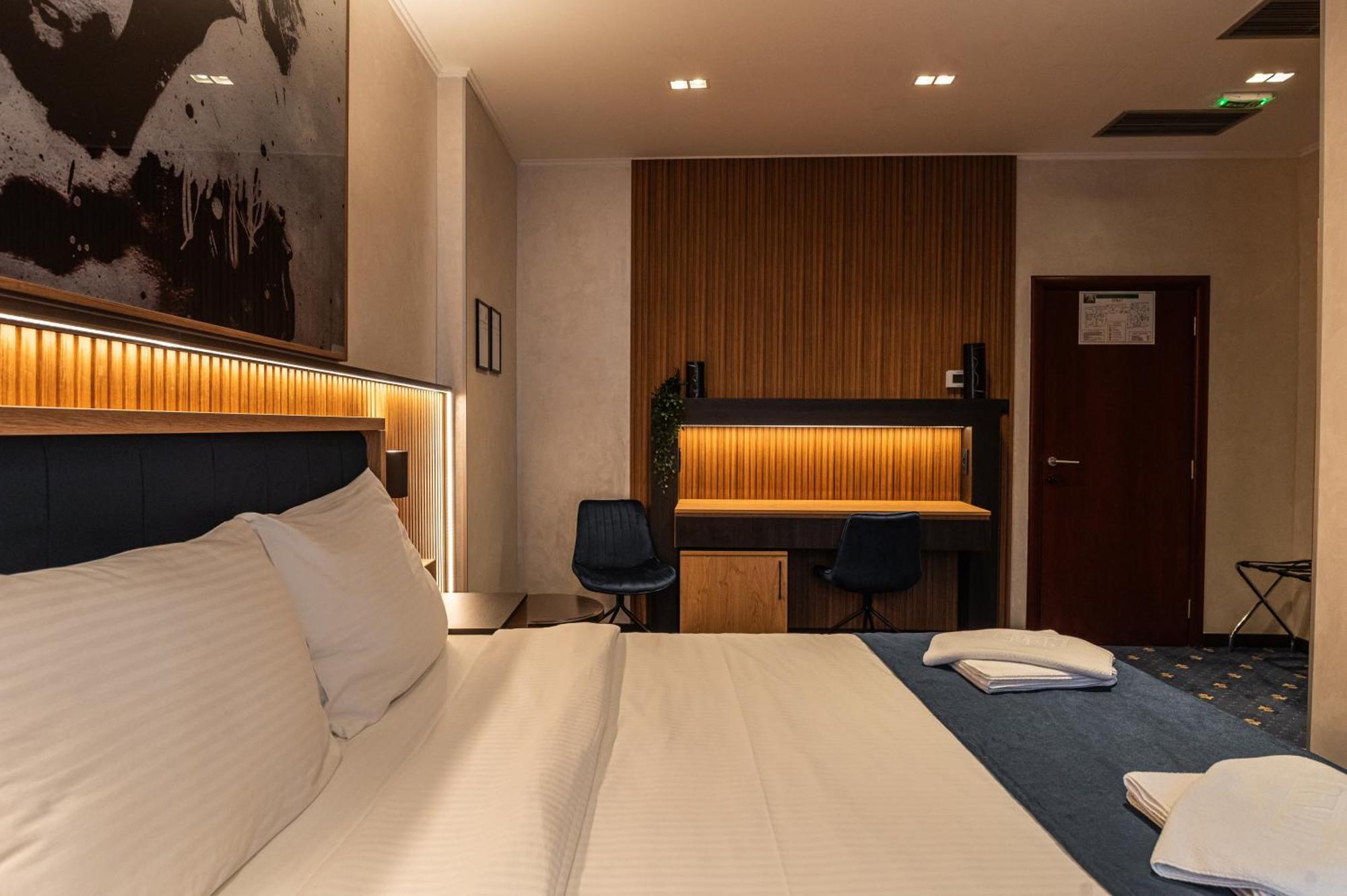 Hotel Astral Šabac Oda fotoğraf
