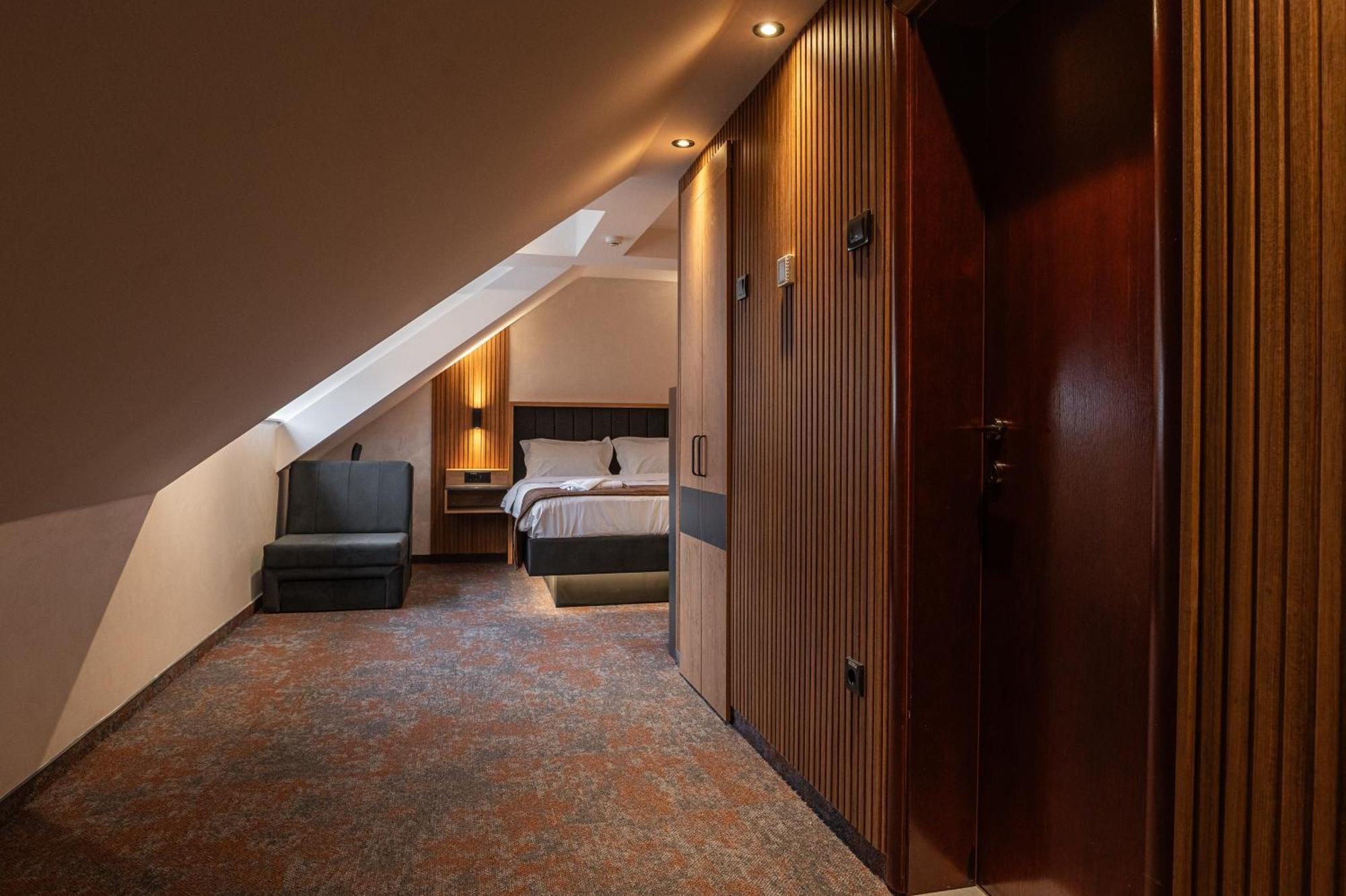 Hotel Astral Šabac Oda fotoğraf