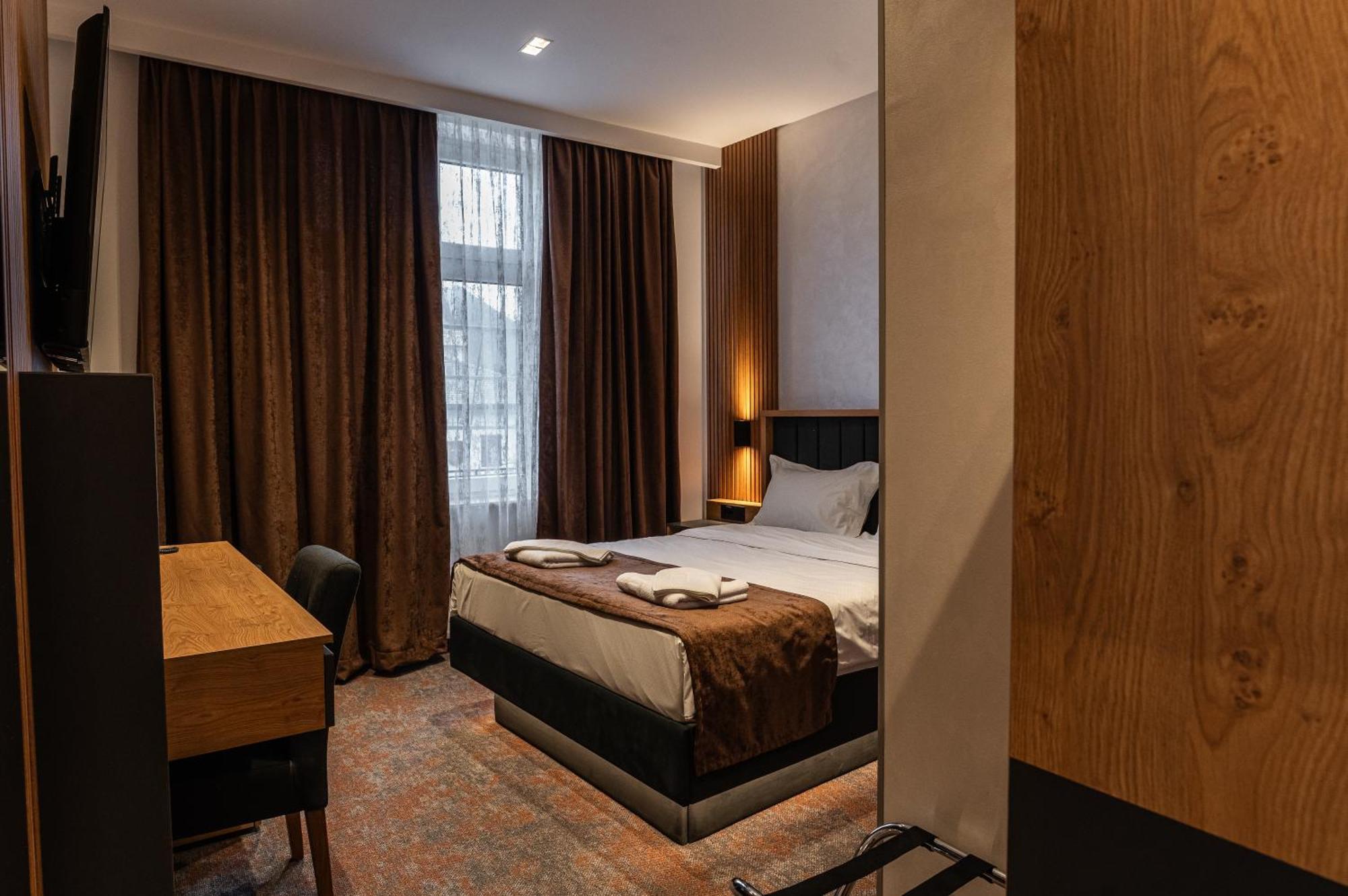 Hotel Astral Šabac Oda fotoğraf