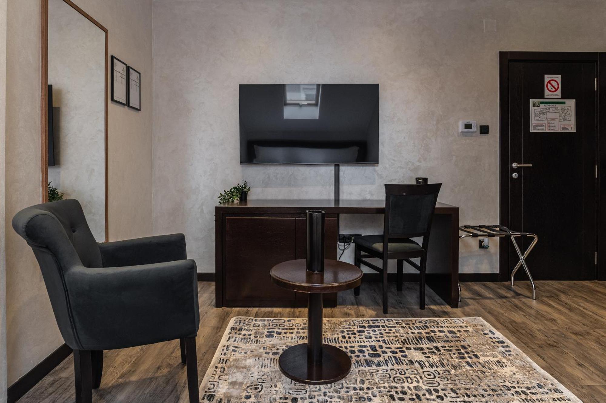Hotel Astral Šabac Oda fotoğraf