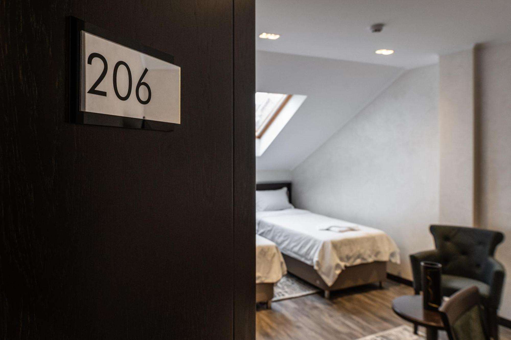 Hotel Astral Šabac Oda fotoğraf
