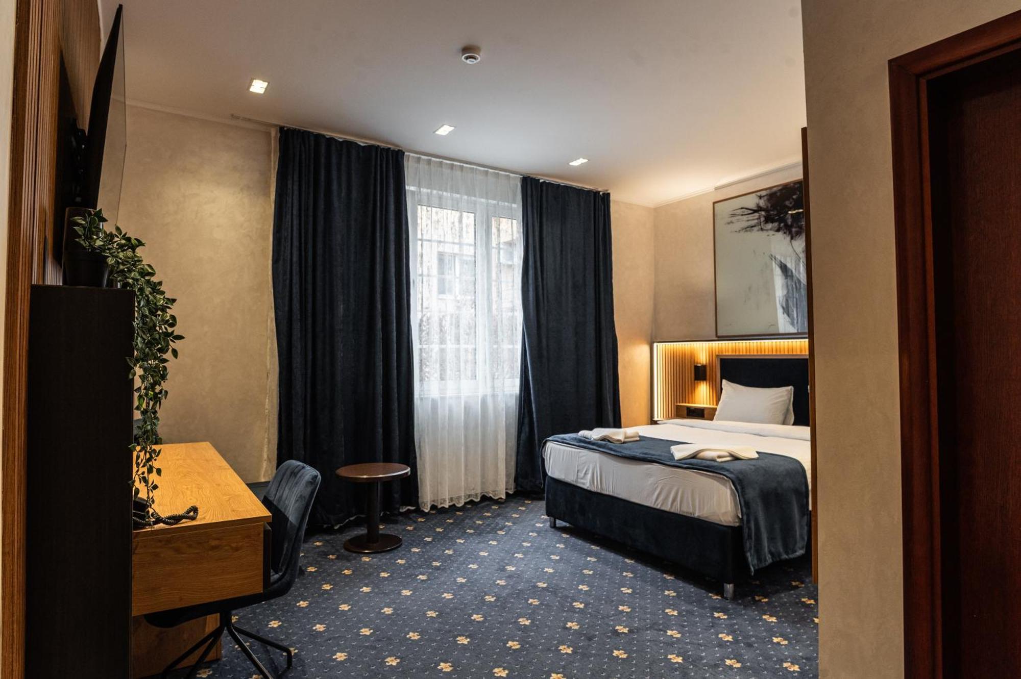 Hotel Astral Šabac Oda fotoğraf