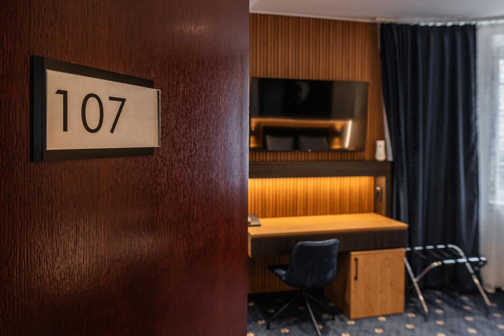 Hotel Astral Šabac Oda fotoğraf