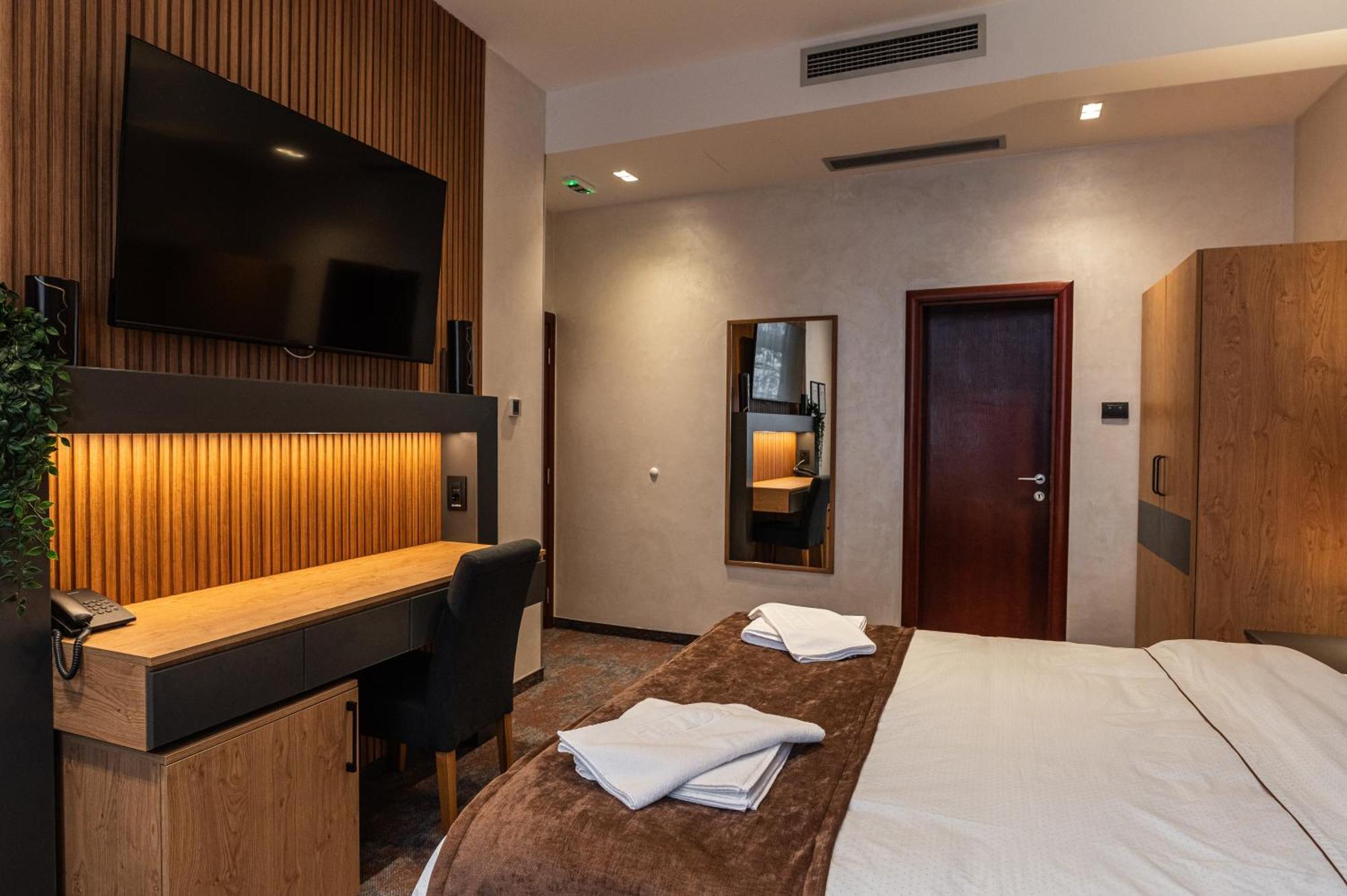 Hotel Astral Šabac Oda fotoğraf